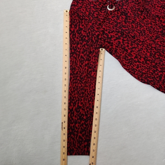 Lily Morgan Women's Leopard Blouse Size Medium Red Black Chains - Picture 9 of 12